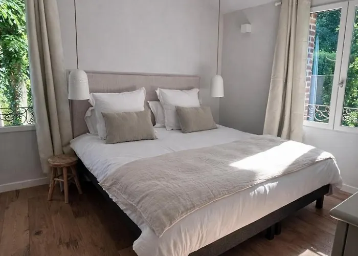 Maison De Famille Chaleureuse Et Elegante Villa