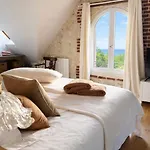 Maison De Famille Chaleureuse Et élégante Villa