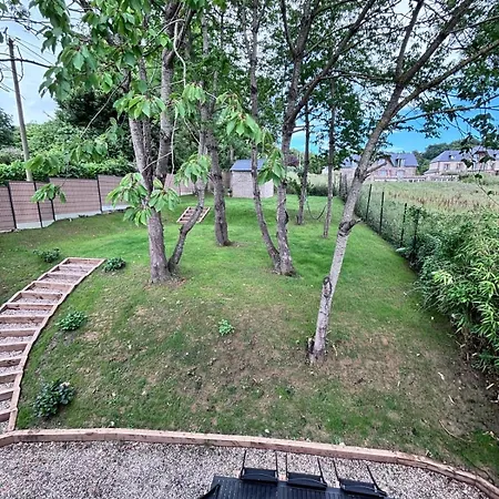 ヴィラ Maison De Famille Chaleureuse Et Elegante トルヴィル＝シュル＝メール