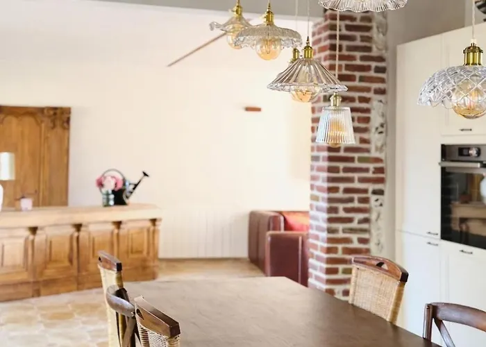 ヴィラ Maison De Famille Chaleureuse Et Elegante トルヴィル＝シュル＝メール